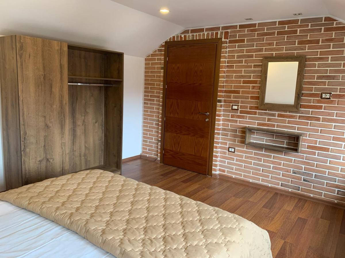 Vila Topciu Pogradec Exteriör bild