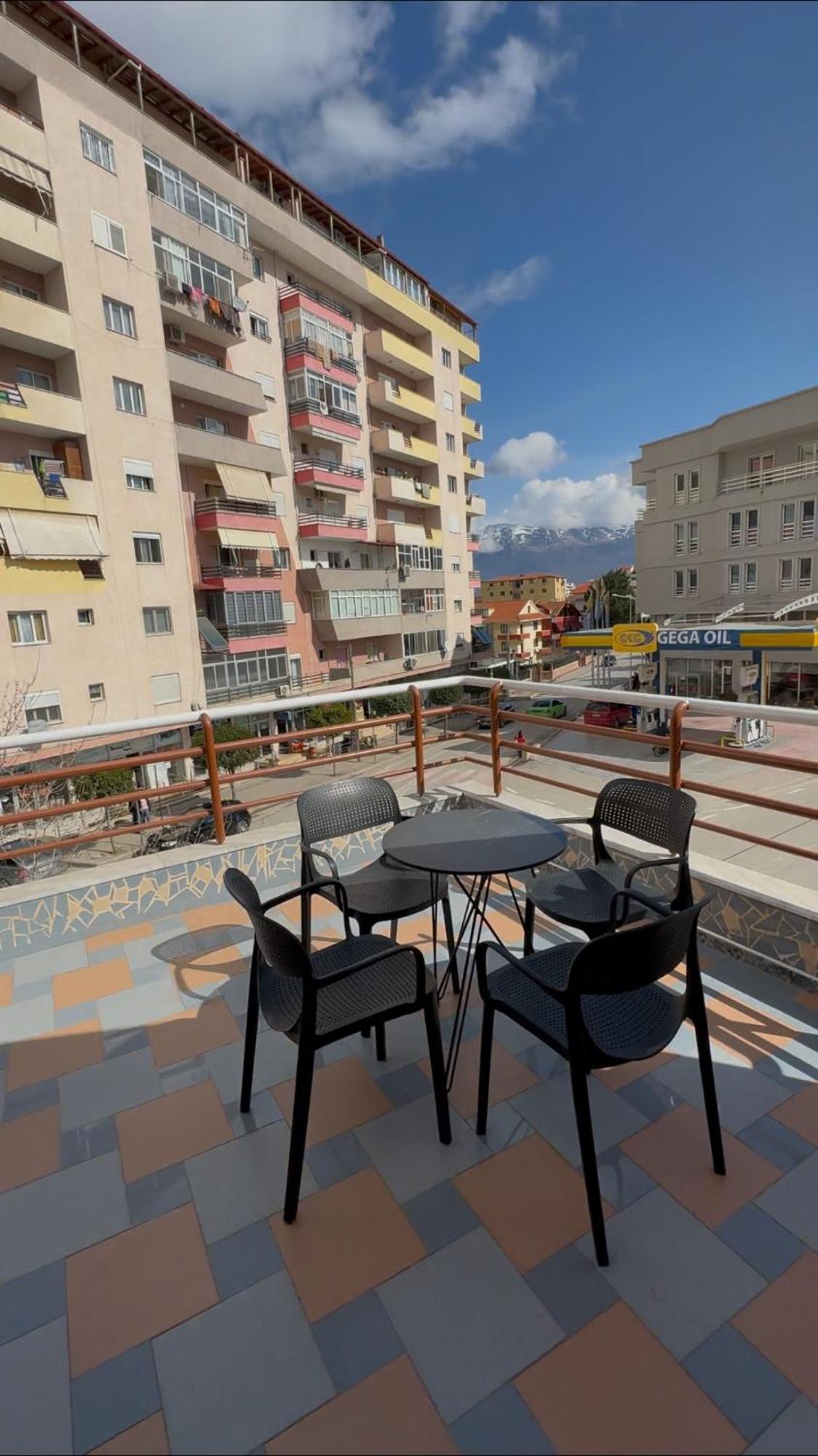 Vila Topciu Pogradec Exteriör bild