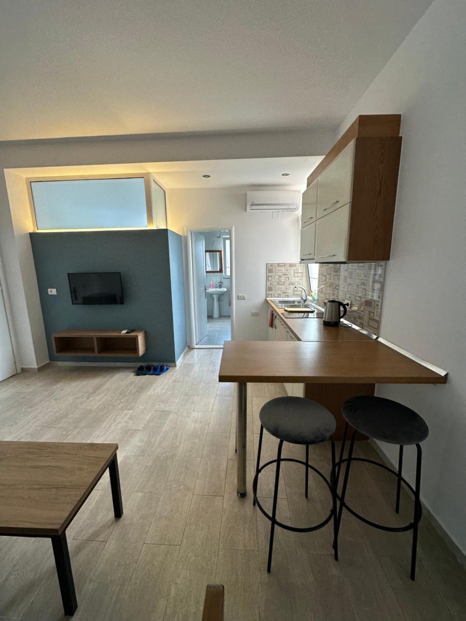 Vila Topciu Pogradec Exteriör bild
